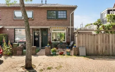 Hoekwoning te koop: Rozenstraat 47, Van Boetzelaerstraat Alphen Aan Den Rijn