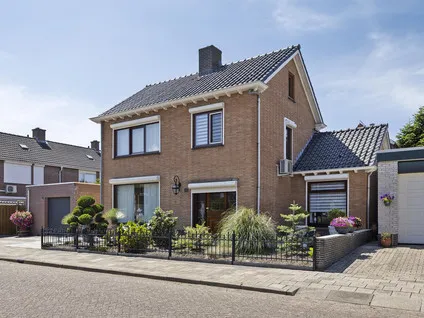Vrijstaande woning te koop: Rozenstraat 71, Sint Willebrord St. Willebrord