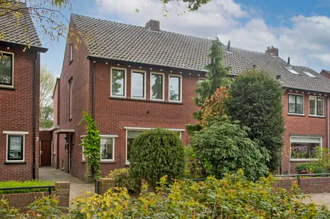 Twee-onder-één-kap te koop: Rozenstraat 9, Woolde Hengelo