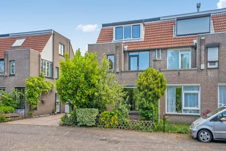 Tussenwoning te koop: Rozentuin 43, Essesteijn / Tuinen Voorburg