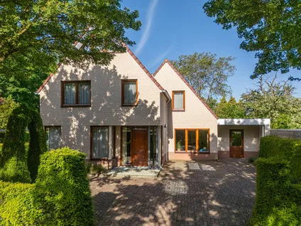 Vrijstaande woning te koop: Rozenweg 7, Bloemenbuurt Venlo