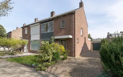 Twee-onder-één-kap te koop: Rubensstraat 23, Kluis Geleen