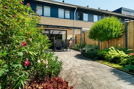 Tussenwoning te koop: Rudolf Nureyevstraat 111, Danswijk Zuidoost Almere