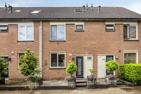 Tussenwoning te koop: Rudyard Kipling-erf 221, Pearl Buck-erf en omgeving Dordrecht