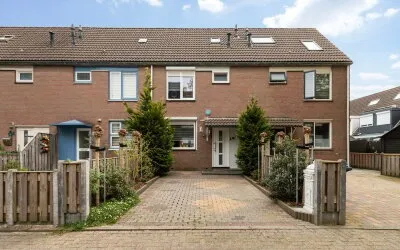 Tussenwoning te koop: Rudyard Kipling-erf 214, Dordrecht