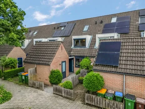 Tussenwoning te koop: Ruisdaelstraat 25, Maandereng-Oost Ede