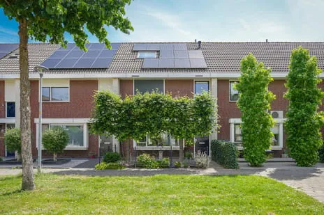 Tussenwoning te koop: Ruisvoorn 82, Passewaaij-Zuid-West Tiel