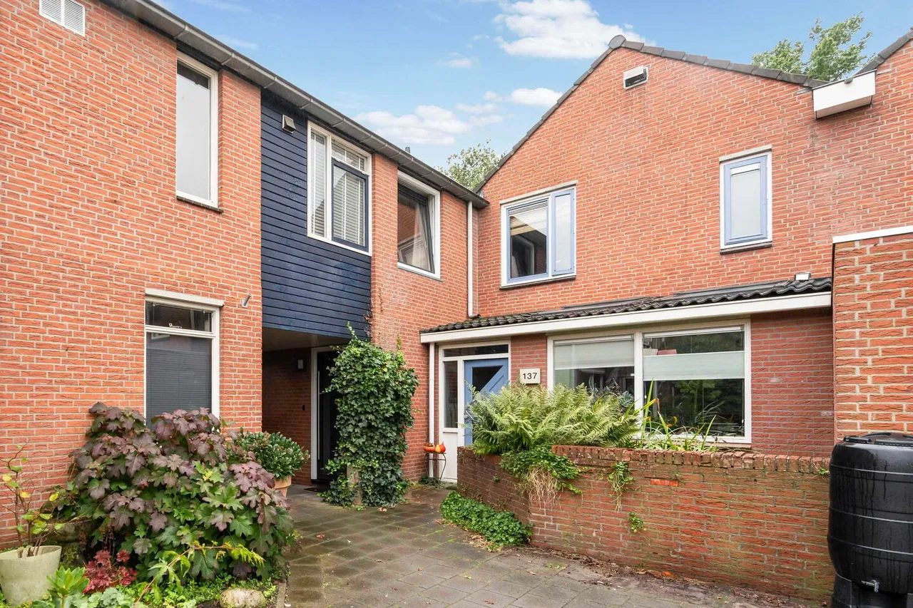 Tussenwoning te koop: Ruiterakker 137, Assen