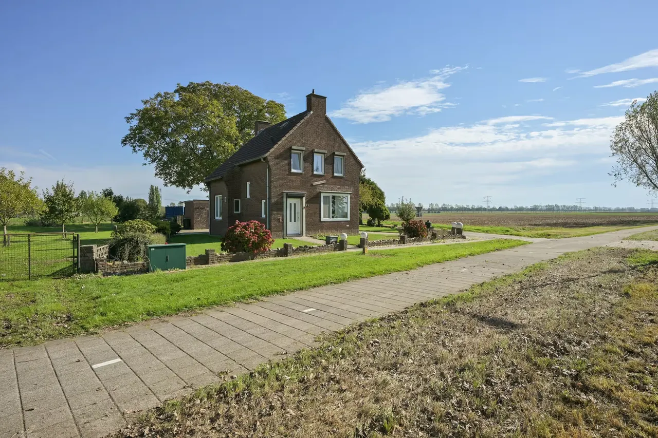 Vrijstaande woning te koop: Ruitersbaan 21, Roosteren