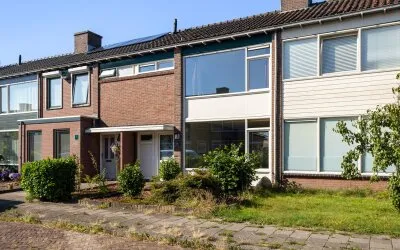 Tussenwoning te koop: Runde 42, De Lariks West Assen