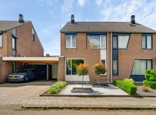 Tussenwoning te koop: Rustenburgstraat 12, Bunde Bunde