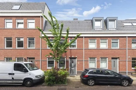 Tussenwoning te koop: Ruychaverstraat 24, Hasselaersbuurt Haarlem
