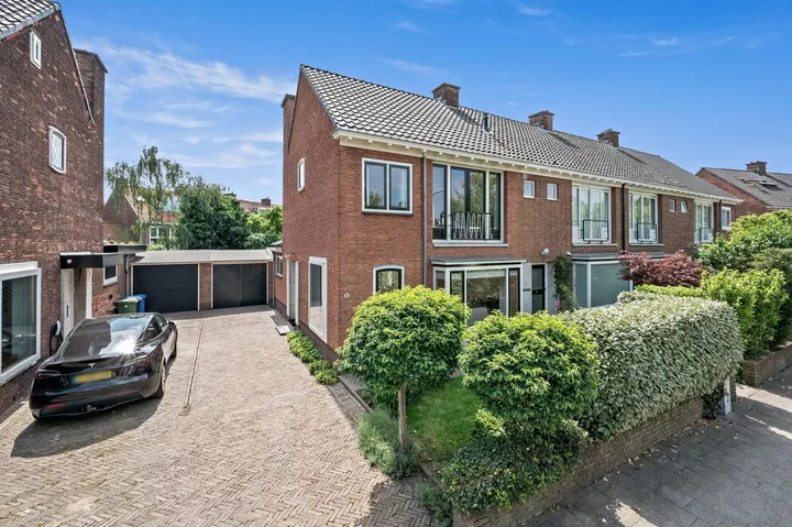 Hoekwoning te koop: Ruys de Beerenbrouckstraat 31, Ministersbuurt-Oost Delft