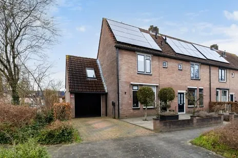 Hoekwoning te koop: Ruysdaellaan 15, Strijland-oost Nijkerk