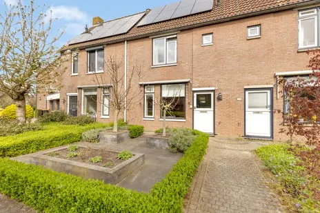 Tussenwoning te koop: Ruysdaellaan 27, Strijland-oost Nijkerk