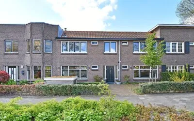 Tussenwoning te koop: Ruysdaelplein 36, Rembrandtkwartier Rijswijk