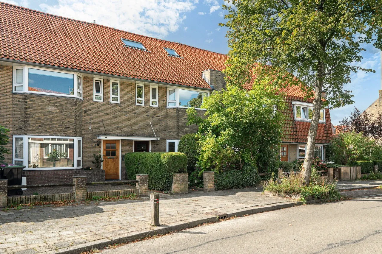 Tussenwoning te koop: Ruysdaelstraat 45, Leeuwarden