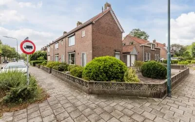 Hoekwoning te koop: Ruysdaelstraat 55, Schildersbuurt Rijen