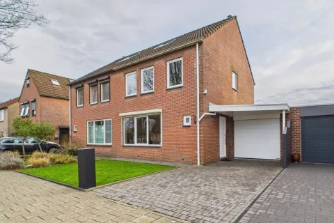 Tussenwoning te koop: Ruysdaelstraat 9, Goukensberg Clinge