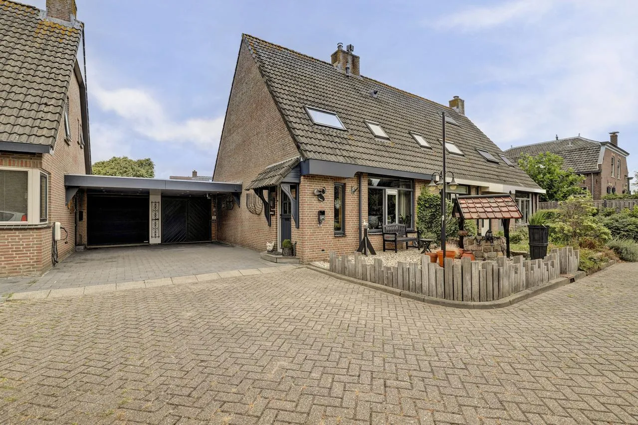 Tussenwoning te koop: 's-Gravenhof 30, Nieuwerbrug Aan Den Rijn
