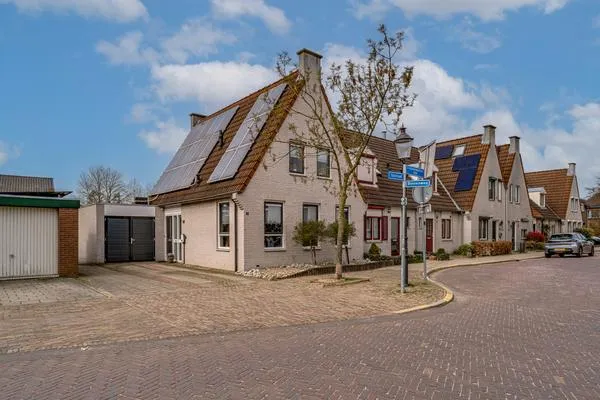 Hoekwoning te koop: 's-Gravenwaardsedijk 1, Tolkamer Tolkamer