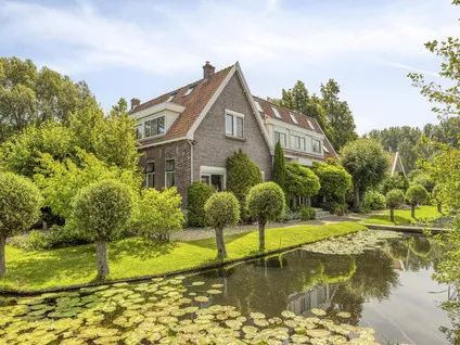 Vrijstaande woning te koop: 's-Gravenweg 130, 's-Gravenweg/Alexanderlaan Capelle Aan Den Ijssel