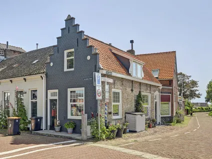 Terraced house for sale: 's Heer Lauwendorp 1, Zuidhoek Zierikzee