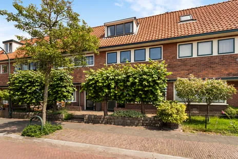 Tussenwoning te koop: S. Hoogewerffstraat 80, Liebergen Hilversum