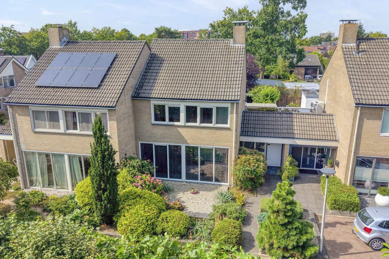 Tussenwoning te koop: S.N. Menkostraat 19, Enschede