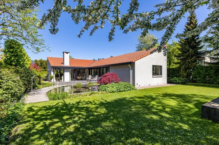Vrijstaande woning te koop: Saaksumborg 15, Groningen