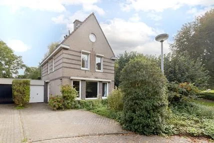 Hoekwoning te koop: Sadatdomein 7, Maastricht