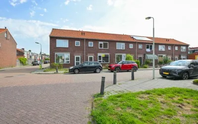 Tussenwoning te koop: Saenredamstraat 9, Langeheit West Assendelft