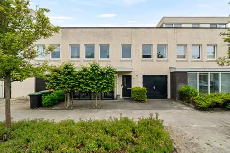Tussenwoning te koop: Saffier 23, Edelesteen en Schildersbuurt Anna Paulowna