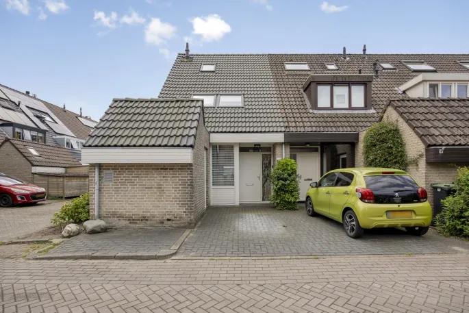 Hoekwoning te koop: Saffier 54, Edelsteenbuurt Berkel En Rodenrijs