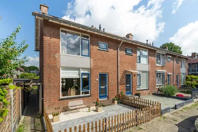 Hoekwoning te koop: Saksen-Weimarstraat 7, Emmastraat en omgeving Dordrecht