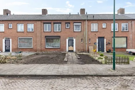 Tussenwoning te koop: Saksen Weimarstraat 27, Rijen Zuid Rijen