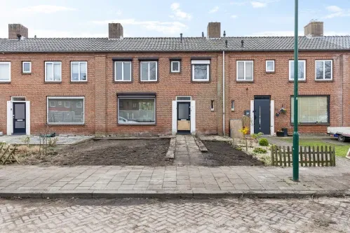 Tussenwoning te koop: Saksen Weimarstraat 27, Rijen Zuid Rijen