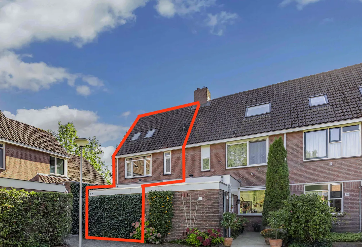 Tussenwoning te koop: Salamander 42, Huizen