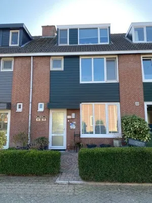 Tussenwoning te koop: Salamandersloot 10, Sloten Houten