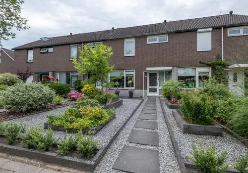 Tussenwoning te koop: Salland 147, Baggelhuizen Midden Assen