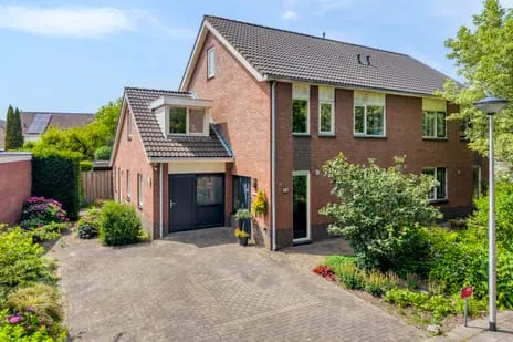 Twee-onder-één-kap te koop: Salomonsonstraat 30, Prinsessenwijk Nijverdal