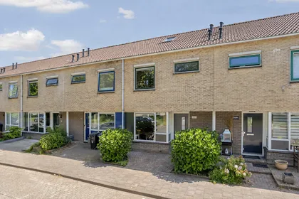 Tussenwoning te koop: Salsastraat 227, Danswijk Noordwest Almere