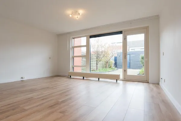 Tussenwoning te huur: Saltholm 1, Het Eiland Zaandam