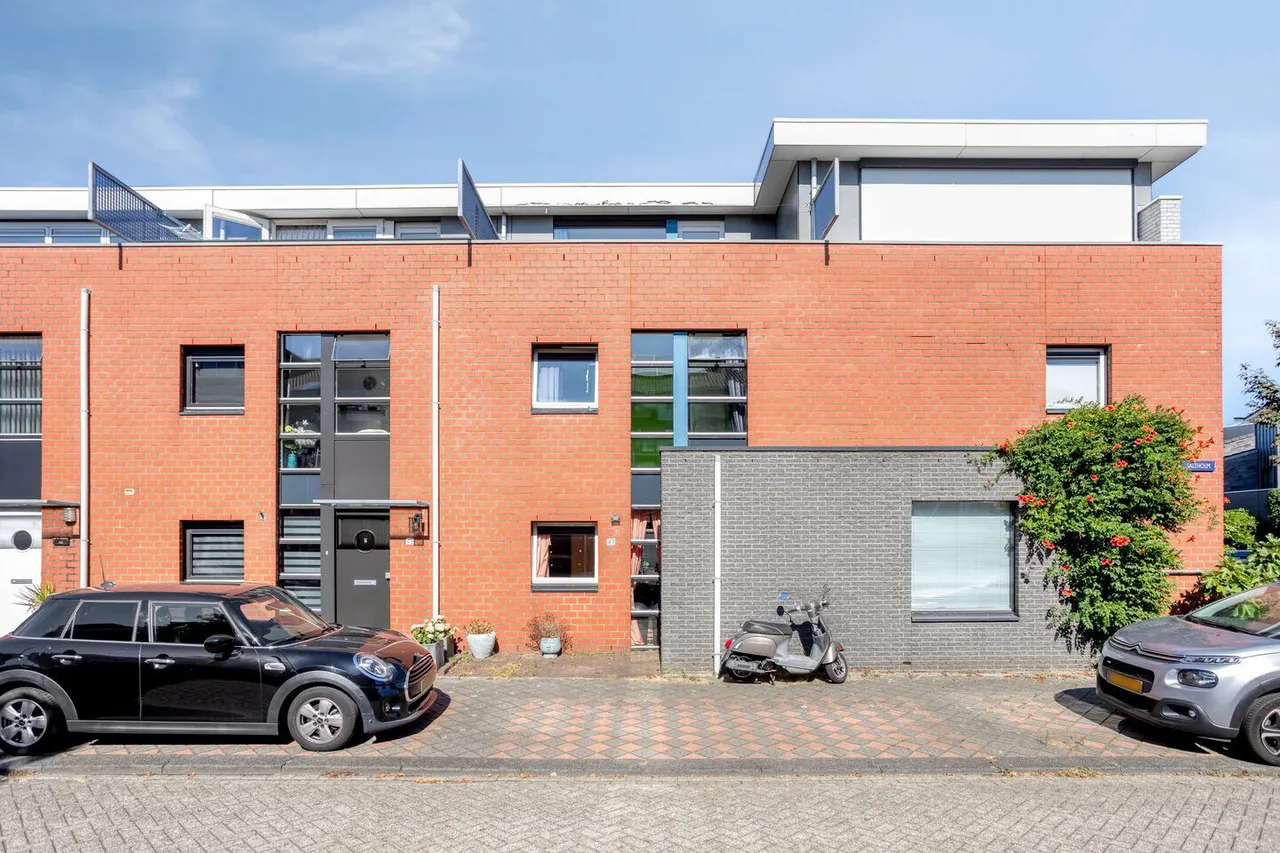 Tussenwoning te koop: Saltholm 47, Het Eiland Zaandam