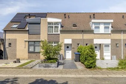 Tussenwoning te koop: Saltshof 3355, Saltshof Wijchen