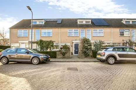 Tussenwoning te koop: Salvador Allendelaan 2B, De Edelstenenbuurt 'S-Hertogenbosch