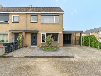 Hoekwoning te koop: Salviastraat 1, Oldebroek Oldebroek