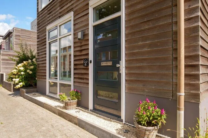 Tussenwoning te koop: Samoastraat 52, Almere
