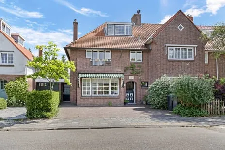 Terraced house for sale: Santhorstlaan 11, De Deijl Wassenaar