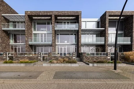 Tussenwoning te koop: Santplaet 206, Het Balkon Maassluis
